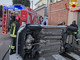 FOTO. Paura a Fagnano Olona, auto si ribalta dopo un incidente