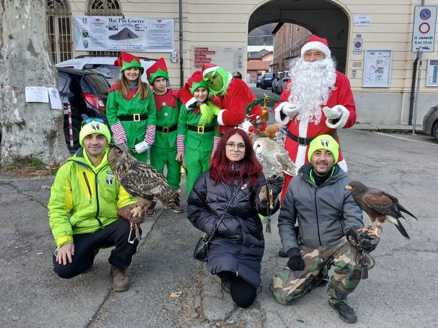 A Torre Pellice assieme a Babbo Natale arrivano anche Atena ed Ares, e l’uccello sghignazzante A Torre Pellice assieme a Babbo Natale arrivano anche Atena ed Ares, e l’uccello sghignazzante