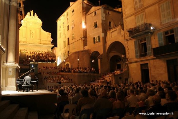 Il Festival de la Musique di Mentone compie 75 anni e si regala una edizione super