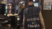 Maxi frode nelle sale giochi: arrestato il 'dominus' del sistema di videolottery contraffatte, quattro sale sequestrate ad Arma di Taggia