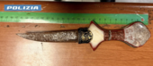 Minacciava i passanti con un pugnale in mano: arrestato un uomo di 31 anni a Borgo Vittoria