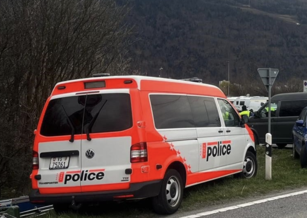 Treno deragliato in Svizzera: interrotta la linea Frutigen-Briga, probabili feriti Treno deragliato in Svizzera: interrotta la linea Frutigen-Briga, probabili feriti