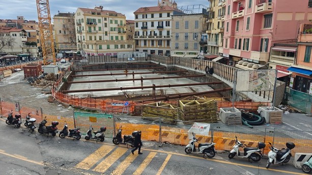 Sanremo: cantiere di piazza Eroi, Consiglio e Balestra lanciano l'allarme "A rischio Natale e Festival 2027 senza parcheggi" Sanremo: cantiere di piazza Eroi, Consiglio e Balestra lanciano l'allarme "A rischio Natale e Festival 2027 senza parcheggi"