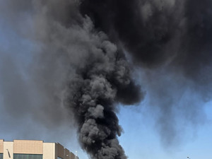 Rivalta di Torino, incendio nella zona industriale Pasta: vigili del fuoco in azione Rivalta di Torino, incendio nella zona industriale Pasta: vigili del fuoco in azione