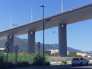 Cavi fibra incendiati sotto ponte San Giorgio, la Procura indaga per terrorismo