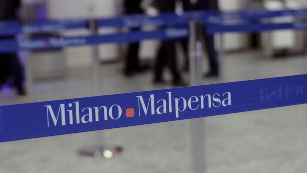 Accusato di spionaggio sui vaccini anti Covid, cittadino cinese arrestato a Malpensa