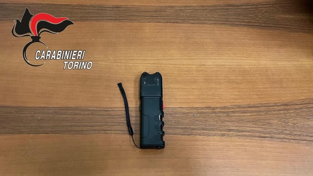 Violenze e rapine con taser a Mirafiori: in carcere 4 persone