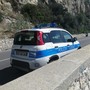 Scoppia la lite in spiaggia, bagnino aggredisce anche gli agenti: trovato positivo ad alcool e stupefacenti, denunciato