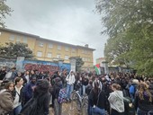 Tensioni davanti all'Einstein durante il volantinaggio ed assalto alla Città Metropolitana: nei guai 6 minorenni