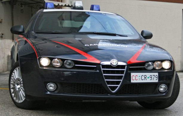 Sfruttava la fragilità di due fratelli: in carcere una badante