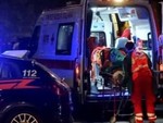 Ragazzo del Varesotto colpito con un tirapugni fuori da un locale del Milanese: è grave