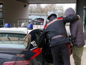 Omicidio di via Verolengo: arrestati la moglie e il nuovo compagno di Mikel Rroku, trovato morto il 6 luglio