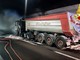 Camion in fiamme sulla A12, riaperto il tratto dopo ore di disagi: traffico ancora rallentato