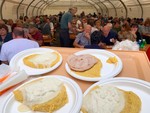 A SPASSO NEL WEEKEND. Sagre e feste, sapore di tradizione tra Varese, Cunardo e Laveno A SPASSO NEL WEEKEND. Sagre e feste, sapore di tradizione tra Varese, Cunardo e Laveno