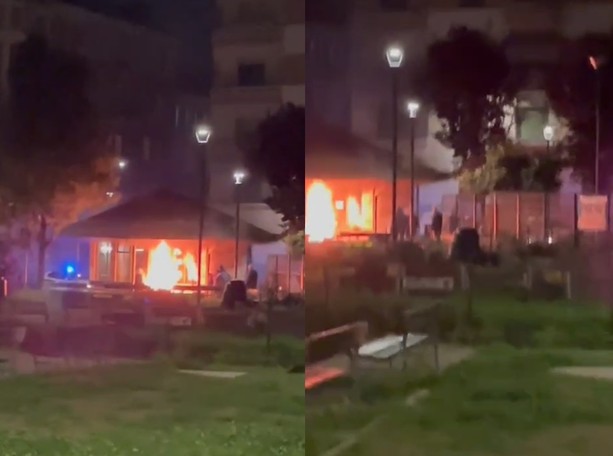 Incendio distrugge il giaciglio di un clochard: “Quella piazza è una ferita aperta”