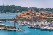 Vertice Francia-Italia in Costa Azzurra: Macron incontra Meloni ad Antibes Vertice Francia-Italia in Costa Azzurra: Macron incontra Meloni ad Antibes