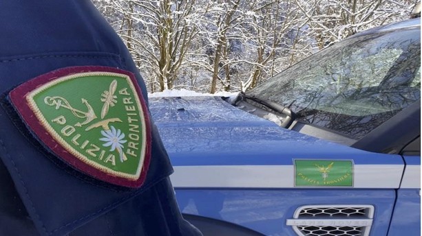 Arrestato un altro "passeur" al Colle della Maddalena: stava cercando di portare in Francia una coppia di iraniani Arrestato un altro "passeur" al Colle della Maddalena: stava cercando di portare in Francia una coppia di iraniani