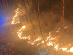 Ancora una notte di presidio per l'incendio a Frabosa Sottana, estinte le fiamme sul versante di Roccaforte