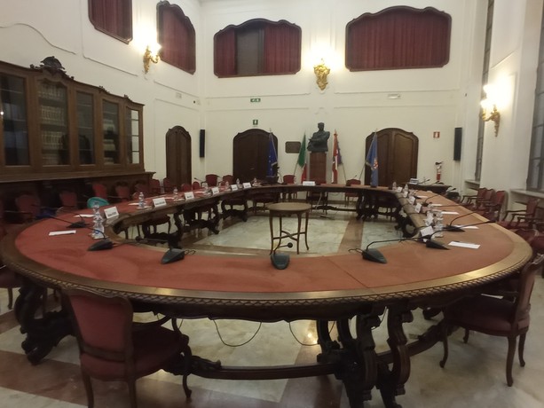 CONTROCORRENTE Tutti (o quasi) favorevoli al ritorno alle vecchie Province, ma nessuno fa cenno alle risorse
