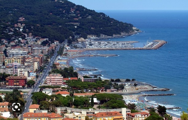Aggressione a un giovane ad Andora, il locale riapre dopo il riesame della Questura: ridotta la sospensione della licenza Aggressione a un giovane ad Andora, il locale riapre dopo il riesame della Questura: ridotta la sospensione della licenza