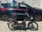 Gli rubano il motorino a 16 anni a Vado, dopo 42 anni il mezzo restituito al proprietario grazie ai carabinieri Gli rubano il motorino a 16 anni a Vado, dopo 42 anni il mezzo restituito al proprietario grazie ai carabinieri