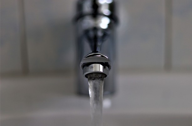Acqua gialla e maleodorante a Sanremo, il Comune convoca Rivieracqua Acqua gialla e maleodorante a Sanremo, il Comune convoca Rivieracqua