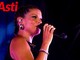 Alessandra Amoroso abbraccia Astimusica e fa cantare tutta piazza Alfieri [Galleria fotografica]