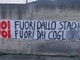 Calcio, Albenga. Prosegue la protesta dei tifosi: "Noi fuori dallo stadio, voi fuori dai cogl**oni" Calcio, Albenga. Prosegue la protesta dei tifosi: "Noi fuori dallo stadio, voi fuori dai cogl**oni"