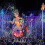 Carnevale di Nizza, edizione da record: 420mila presenze nel 2026. Nel 2027 sarà “Viva l’Amore”