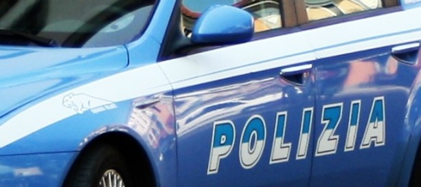 Colpisce alla testa l’ex moglie con una bottiglia di vetro: denunciato un 38enne Colpisce alla testa l’ex moglie con una bottiglia di vetro: denunciato un 38enne
