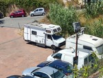 Sanremo, camper e roulotte occupano un parcheggio in via Flesia: residenti esasperati tra barbecue, rumori e timori per la sicurezza Sanremo, camper e roulotte occupano un parcheggio in via Flesia: residenti esasperati tra barbecue, rumori e timori per la sicurezza