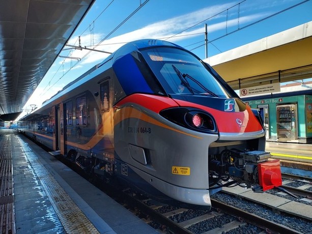 Stop ai treni sulla Torino-Genova per una possibile bomba ad Arquata, intervento delle forze dell'ordine