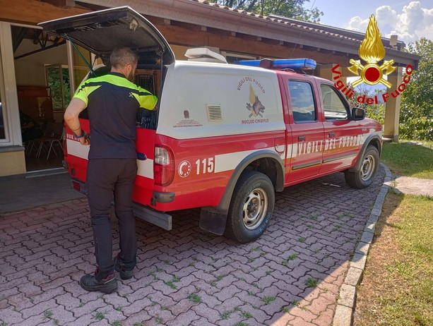Il mistero del parapendista precipitato prima del temporale nei boschi di Azzio: una task force impegnata nelle ricerche
