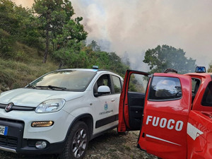Incendi, nuovo rogo a Rossiglione: sotto controllo quello di Pra’ Incendi, nuovo rogo a Rossiglione: sotto controllo quello di Pra’