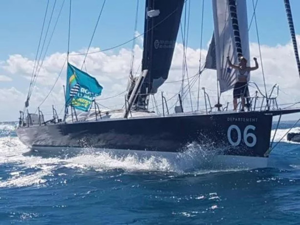 Alexia Barrier sfida il gigante dell’Atlantico: sulla sua barca ci sarà anche il numero 06 Alexia Barrier sfida il gigante dell’Atlantico: sulla sua barca ci sarà anche il numero 06