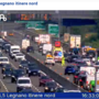 Incidente con un mezzo pesante sull'Autostrada dei Laghi, lunghissime code verso Milano