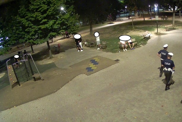 Bra, ubriachi molesti nei giardini di piazza Roma: la Polizia Locale ne allontana cinque in un giorno