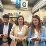 Elly Schlein, toccata e fuga al Salone: “Sono qui solo per parlare di libri. Viva la cultura libera”