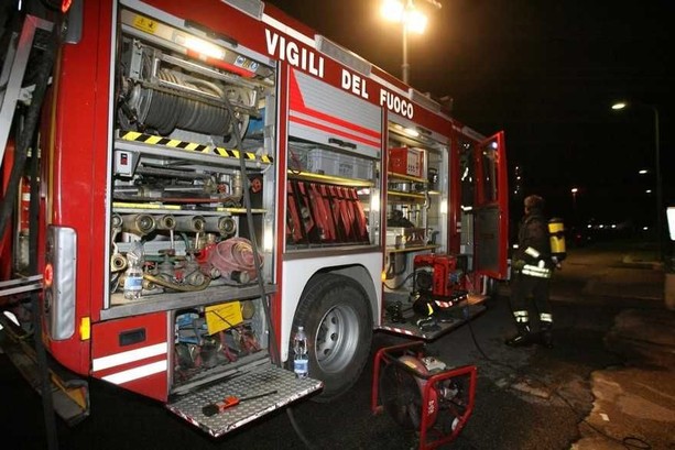 Momenti di paura nella notte a Moncalvo: auto si ribalta, due persone ferite Momenti di paura nella notte a Moncalvo: auto si ribalta, due persone ferite