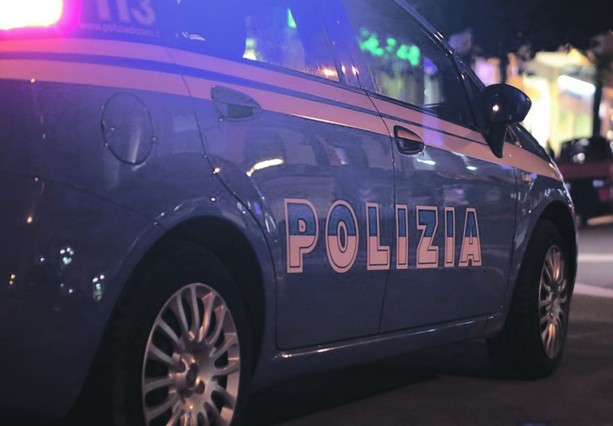 Savona, inseguito dalla Darsena viene preso a bottigliate in testa in via Pietro Giuria: ferito un 21enne