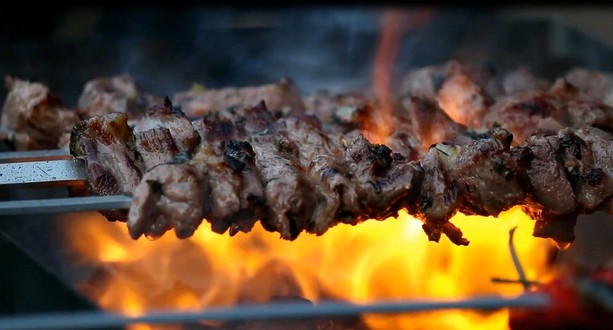 A SPASSO NEL WEEKEND. Prosegue la festa degli alpini a Capolago, porchetta a Comerio, Sant'Anna a Besozzo e non solo. In tutta la provincia buon cibo e musica dal vivo