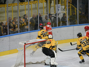 FOTO. Quanto credi nel tuo supereroe, lui alla fine arriva: Marcello Borghi nella bolgia dà al Varese il punto del 2-1