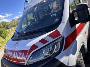 Scossa da una sabbiatrice alla ITT di Barge, una persona soccorsa sul posto