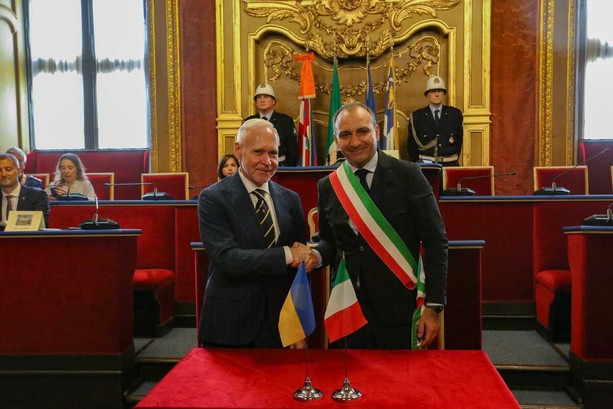 Il patto Torino-Kharkiv tra le poltrone vuote della Sala Rossa: "Per capire la guerra bisogna andarci" Il patto Torino-Kharkiv tra le poltrone vuote della Sala Rossa: "Per capire la guerra bisogna andarci"