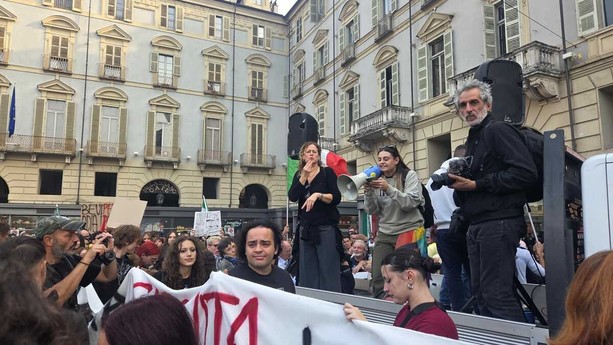Scontri in piazza, convalidato il fermo dei tre minori accusati di fabbricare molotov Scontri in piazza, convalidato il fermo dei tre minori accusati di fabbricare molotov