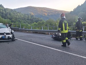 Grave incidente a Murialdo, scontro tra auto e moto: soccorsi mobilitati (FOTO) Grave incidente a Murialdo, scontro tra auto e moto: soccorsi mobilitati (FOTO)