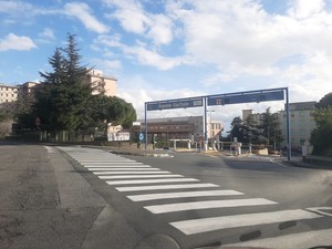 Tentata truffa del finto incidente nel parcheggio del San Paolo, è stata sventata da un'infermiera Tentata truffa del finto incidente nel parcheggio del San Paolo, è stata sventata da un'infermiera