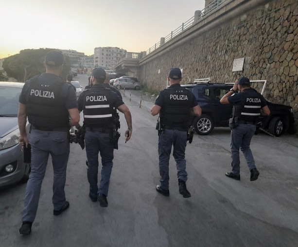 Movida, bivacchi e sicurezza tra Punta Vagno e Corso Italia: il bilancio dei controlli estivi a Genova Movida, bivacchi e sicurezza tra Punta Vagno e Corso Italia: il bilancio dei controlli estivi a Genova