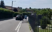 Ladri in azione a Daverio, la fuga ripresa dal video di un ciclista di passaggio Ladri in azione a Daverio, la fuga ripresa dal video di un ciclista di passaggio