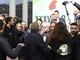 La ministra Roccella contestata al Salone del Libro: “Giù le mani dai corpi e dalla terra” [FOTO e VIDEO]